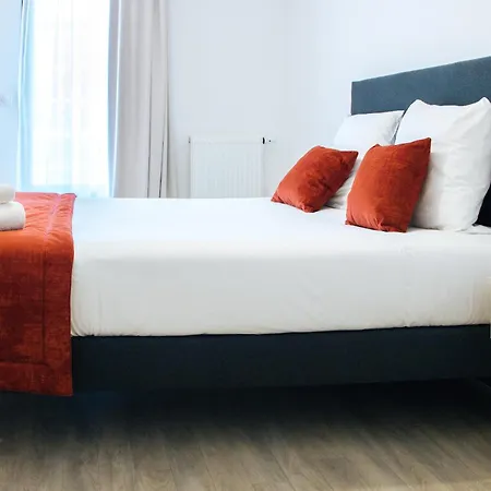 Twenty Business Flats - Bayard