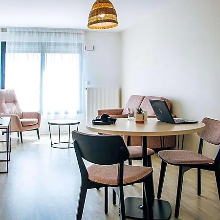 Twenty Business Flats - Bayard 3* 릴