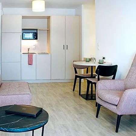 Twenty Business Flats - Bayard