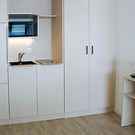 Apartahotel Twenty Business Flats - Bayard 3*