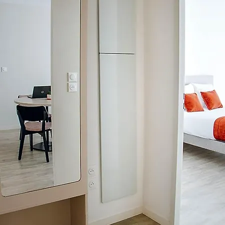 Apart-hotel Twenty Business Flats - Bayard 3*