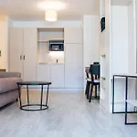 Twenty Business Flats - Bayard Apart Otel