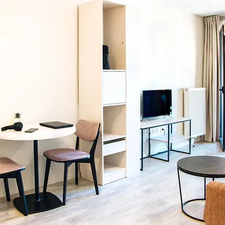 Twenty Business Flats - Bayard